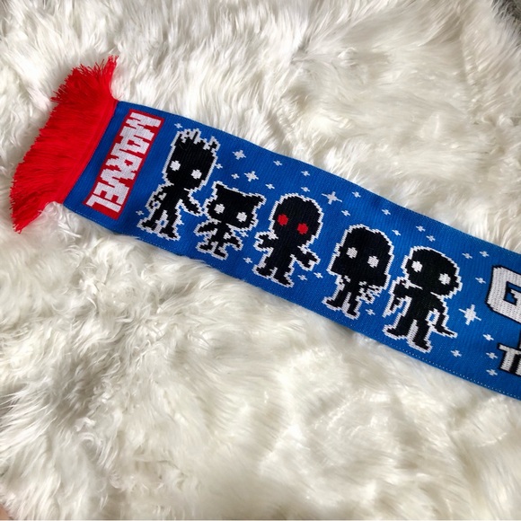 Marvel Guardians of The Galaxy Groot Funko Holiday Fringe Scarf Double Sided - Picture 4 of 10